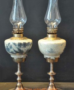 den dau tho, đèn dầu bọc đồng, đèn dầu gốm bát tràng, đèn dầu hoa văn khắc nổi, đèn dầu khắc nổi hoa văn, đèn thờ chân đồng gốm bát tràng